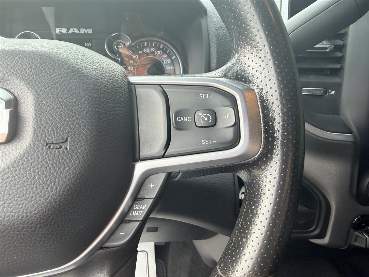 RAM 3500 SLT Crew Cab 4WD 2024