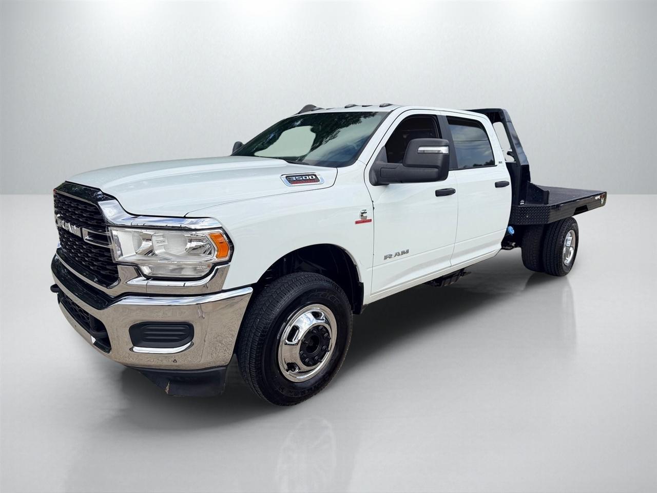 RAM 3500 SLT Crew Cab 4WD 2024