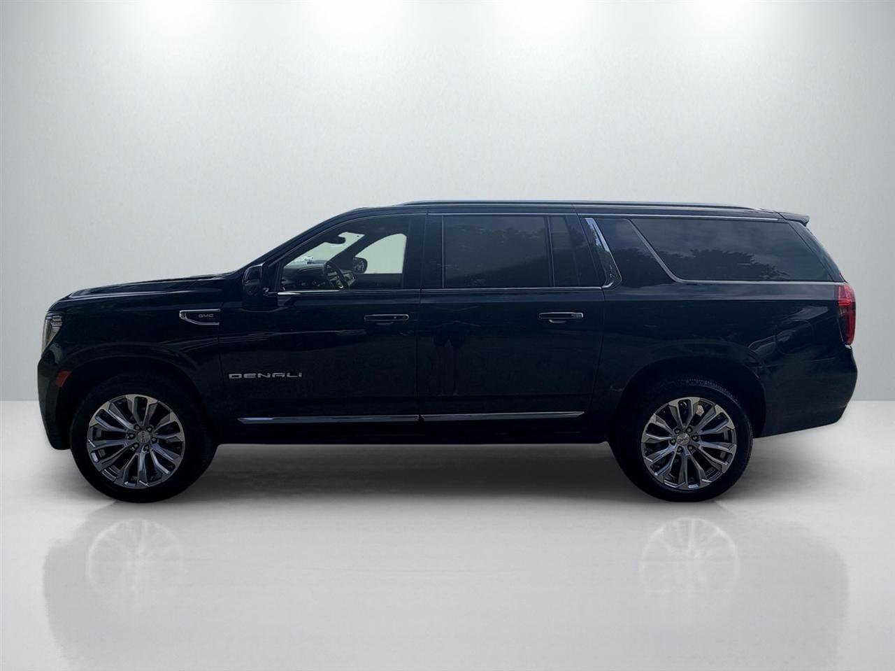 GMC Yukon XL Denali 4WD 2022