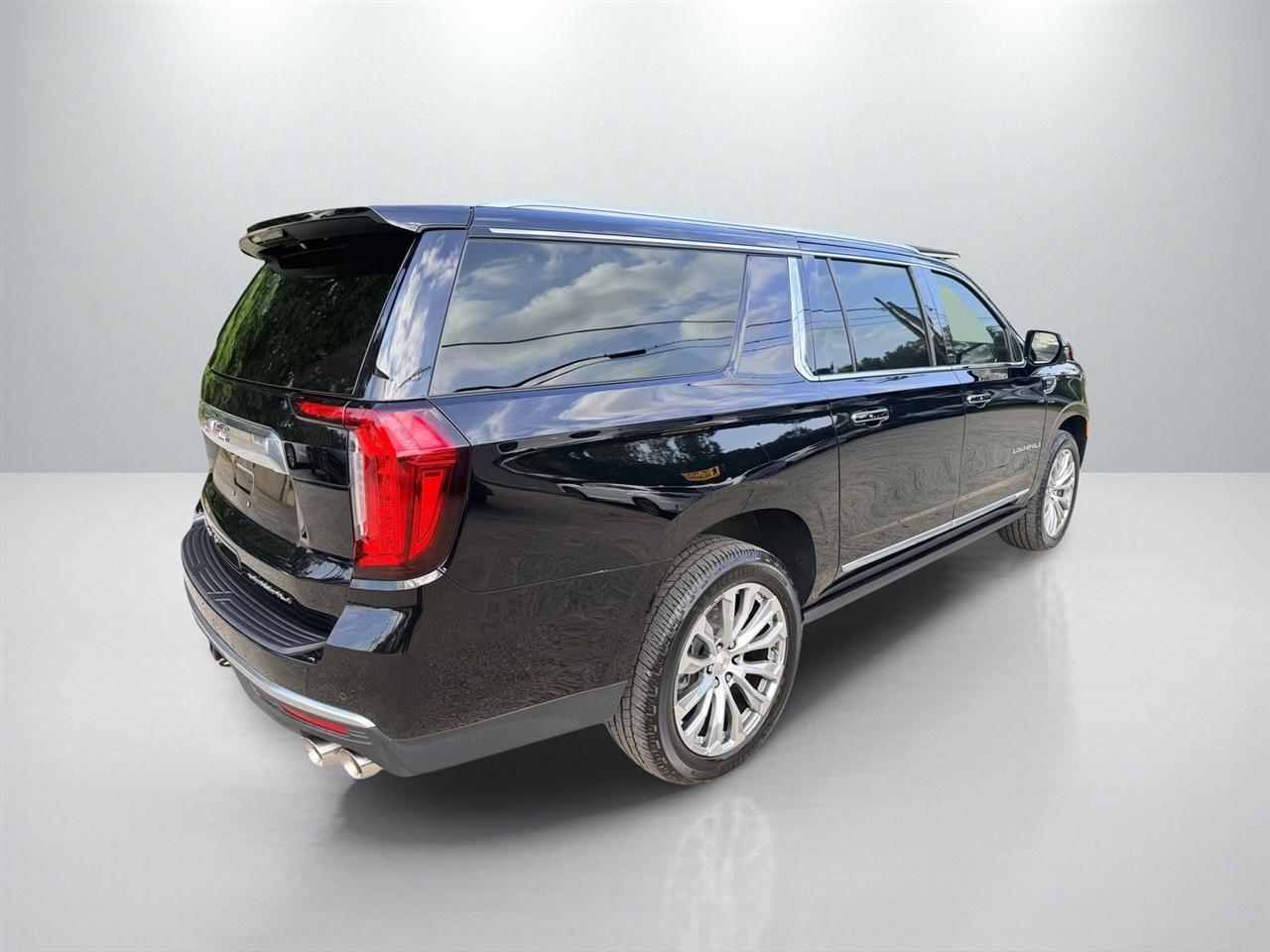 GMC Yukon XL Denali 4WD 2022