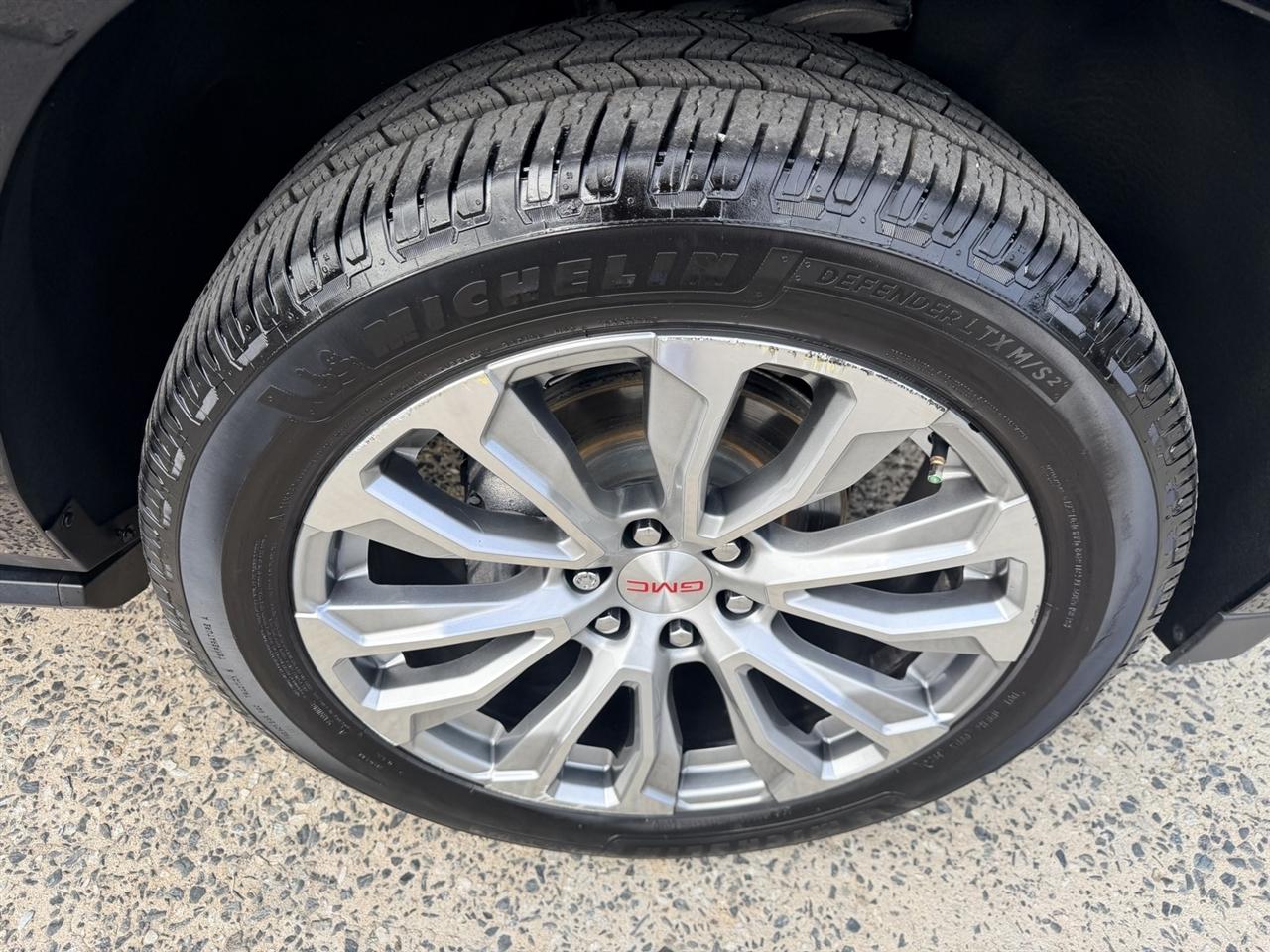 GMC Yukon XL Denali 4WD 2022