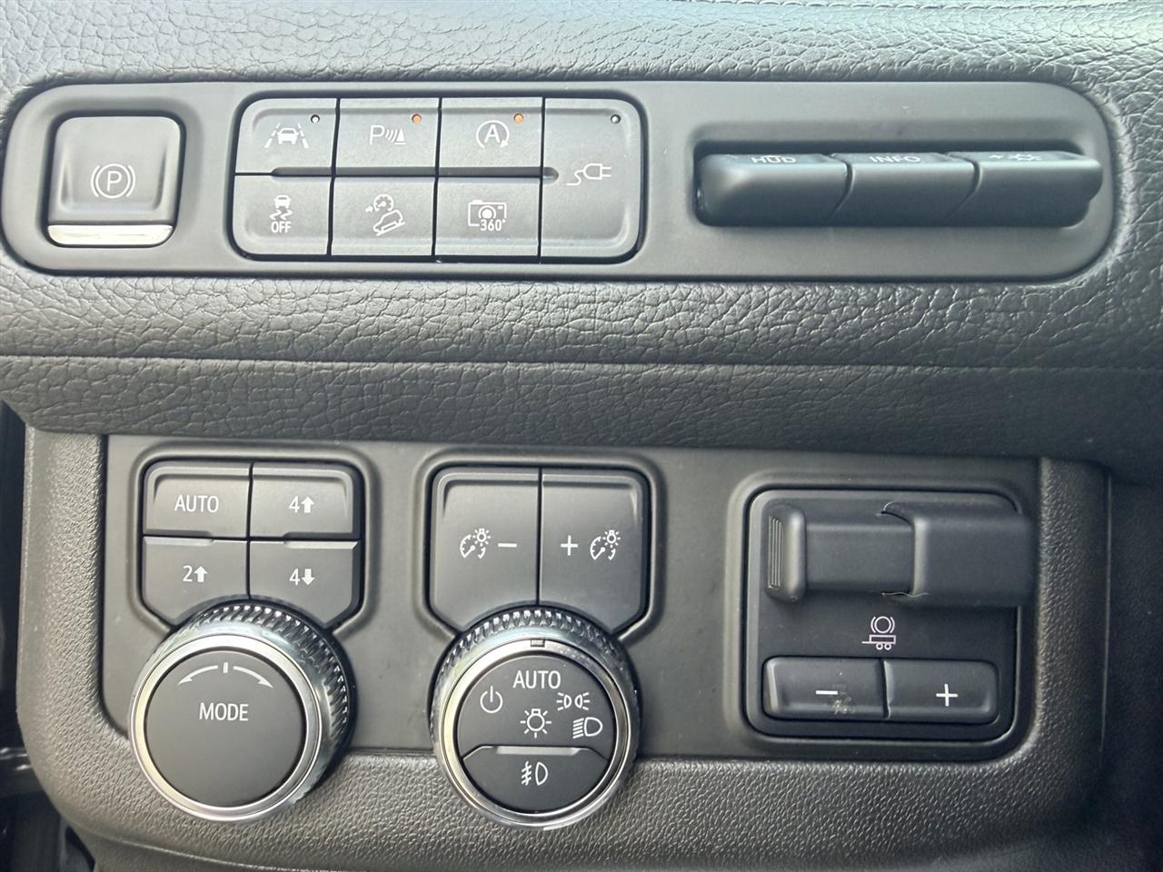GMC Yukon XL Denali 4WD 2022