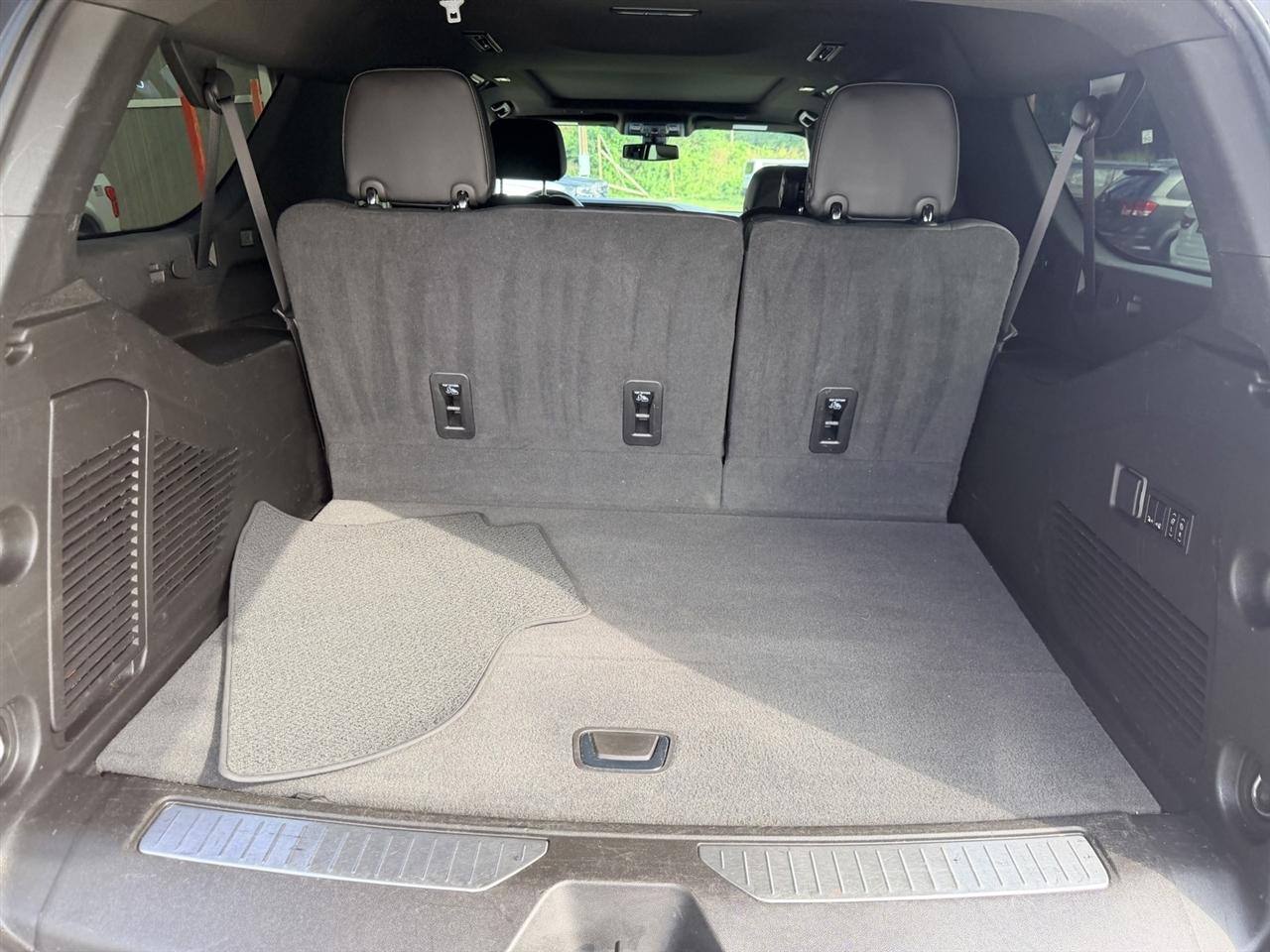 GMC Yukon XL Denali 4WD 2022