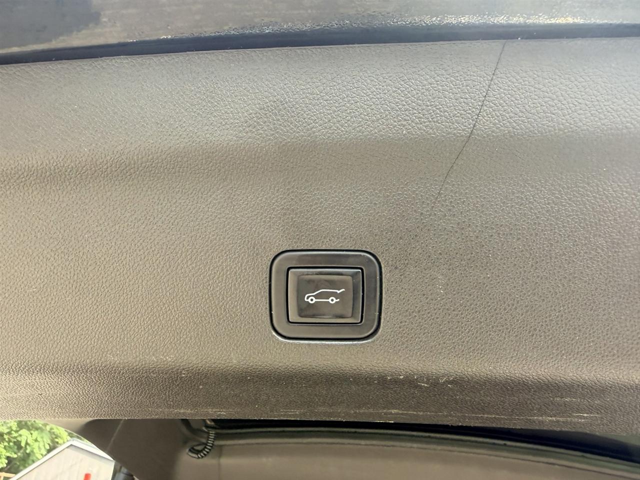 GMC Yukon XL Denali 4WD 2022
