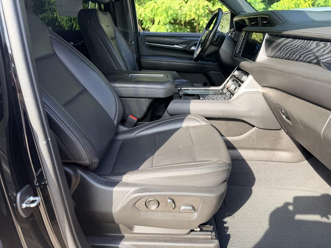 GMC Yukon XL Denali 4WD 2022