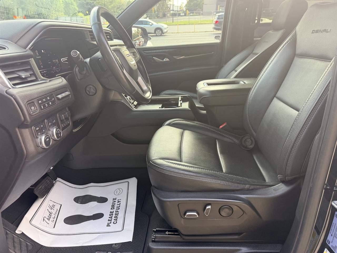 GMC Yukon XL photo 14