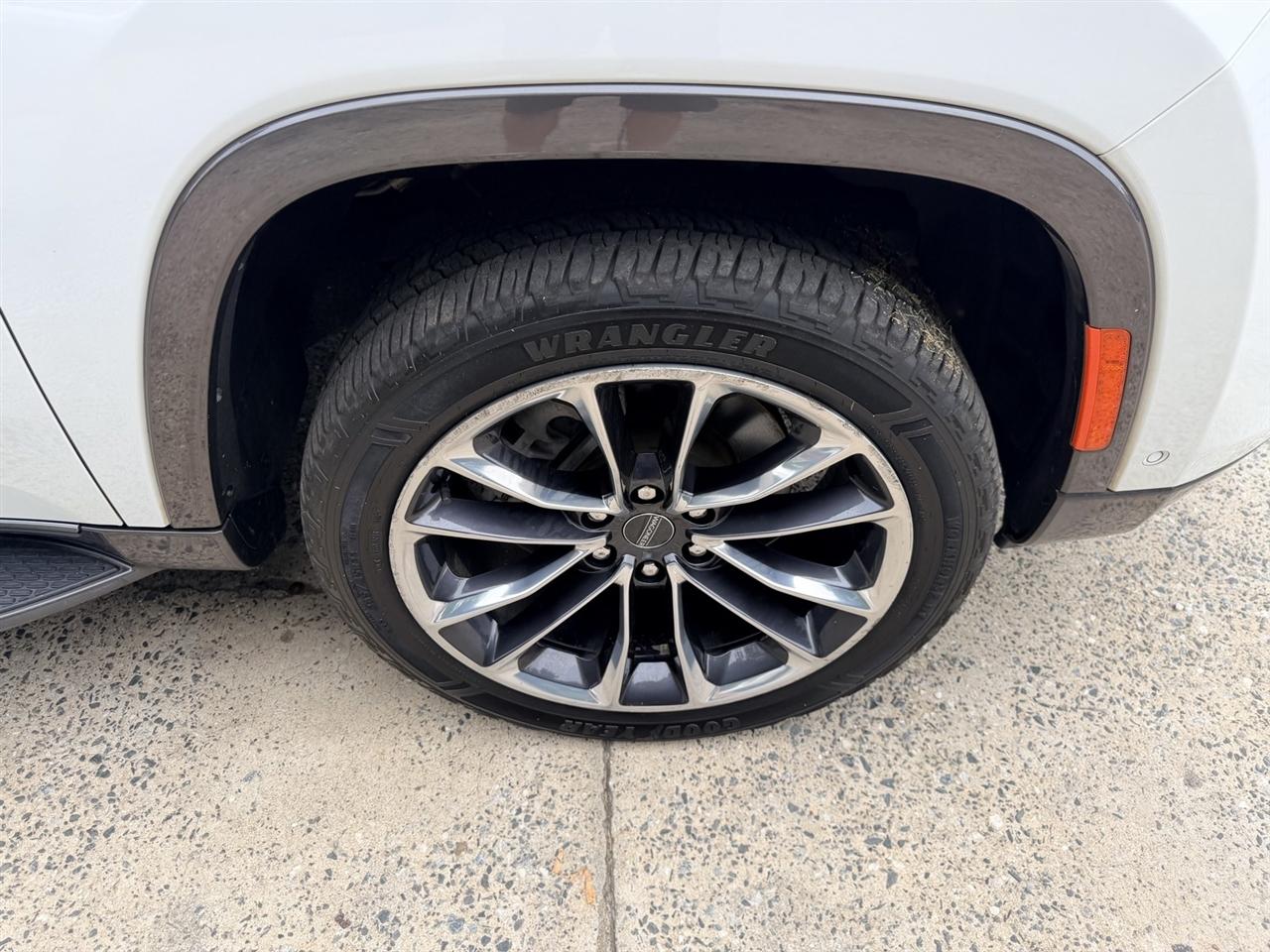 Jeep Wagoneer Series II 4WD 2022