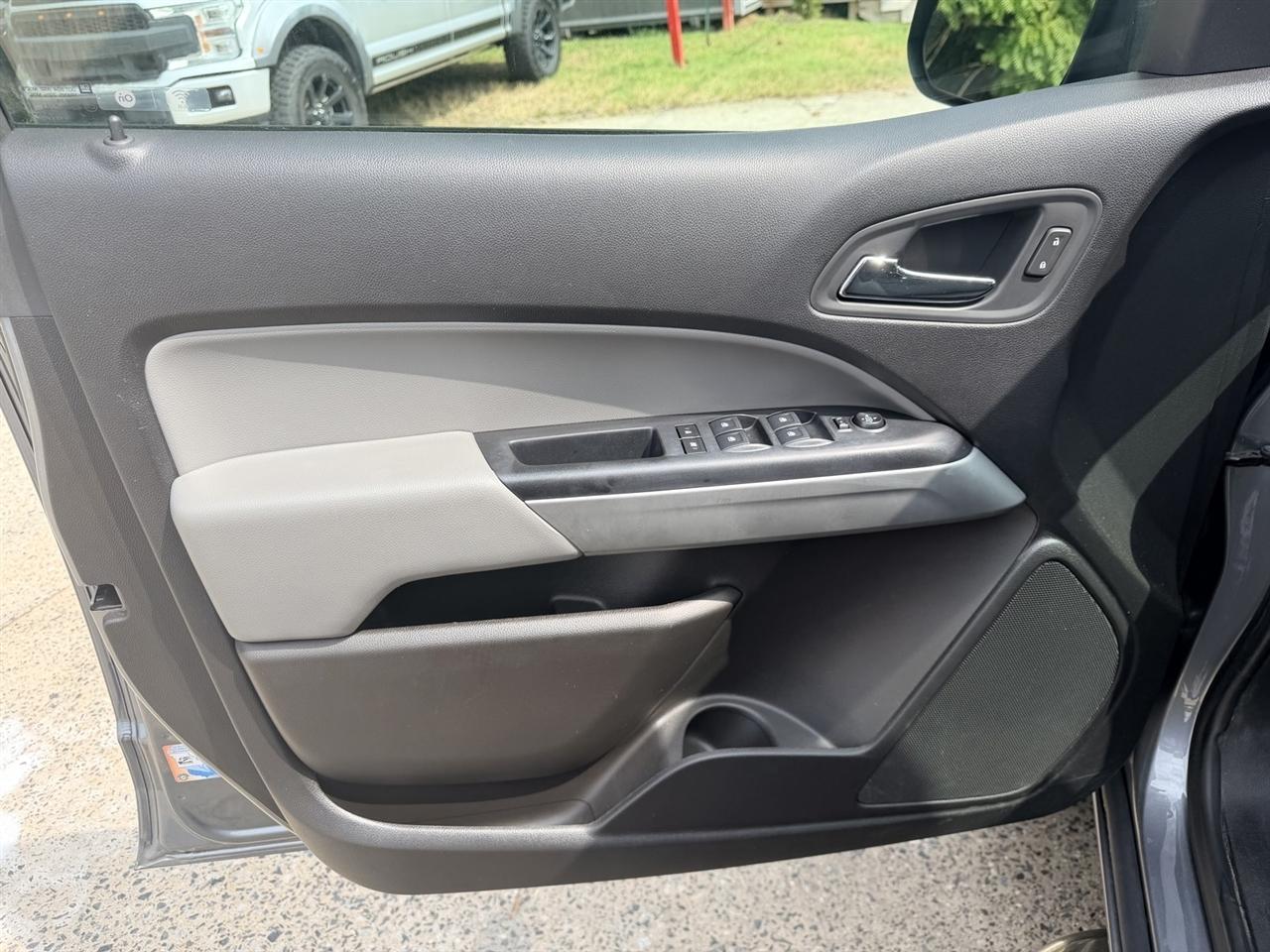 Chevrolet Colorado photo 13