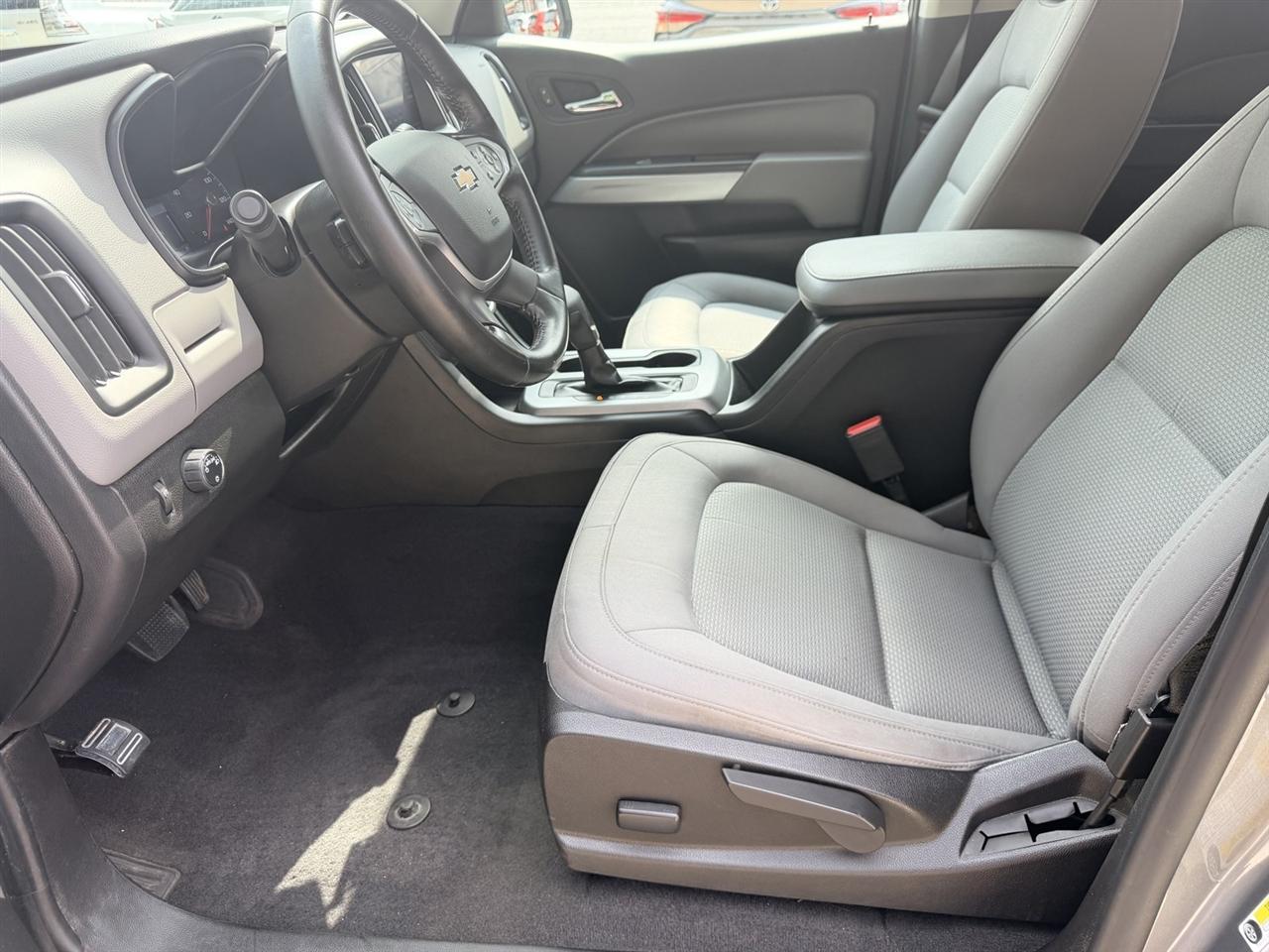 Chevrolet Colorado photo 14