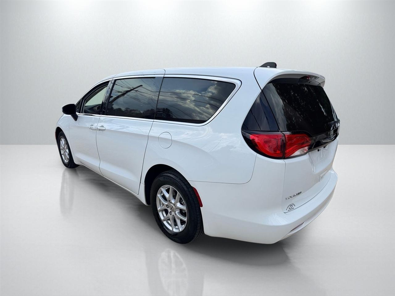 Chrysler Voyager photo 5