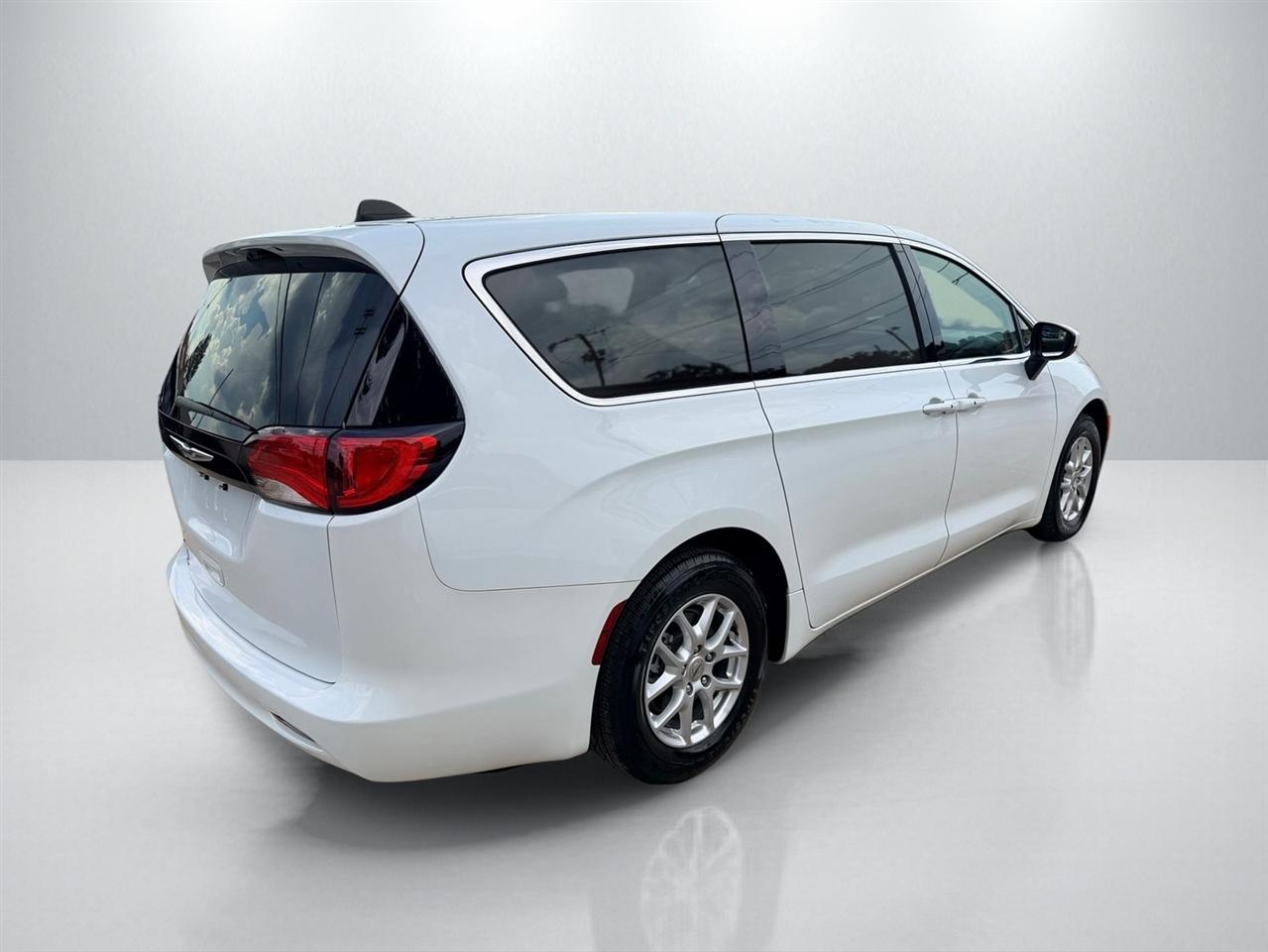 Chrysler Voyager photo 7