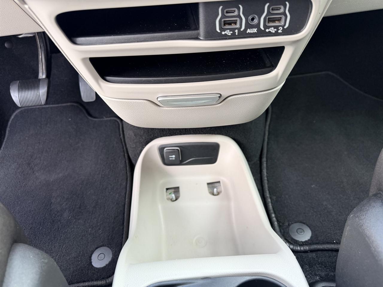 Chrysler Voyager photo 22