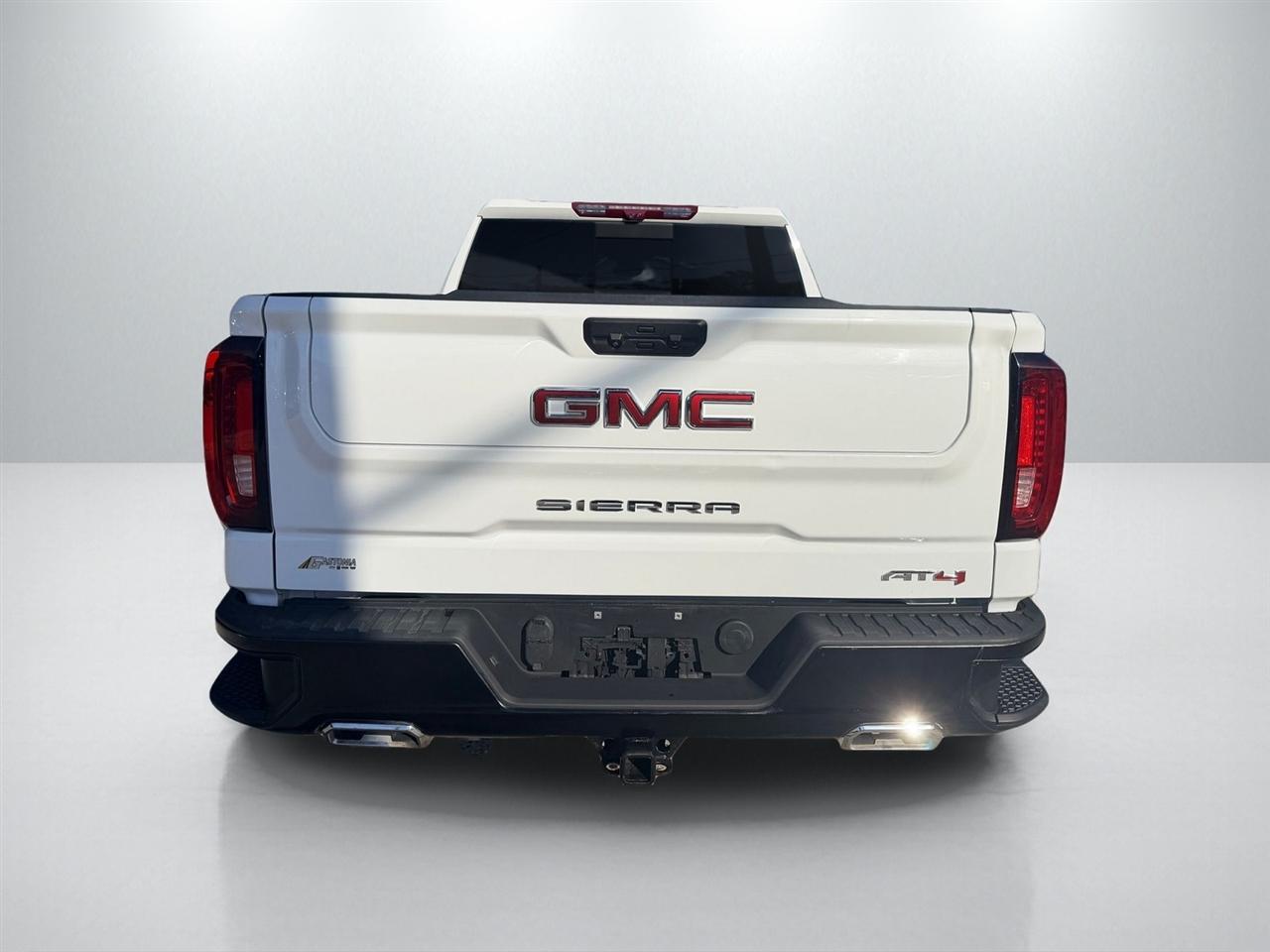 GMC Sierra 1500 AT4 Crew Cab 4WD 2024