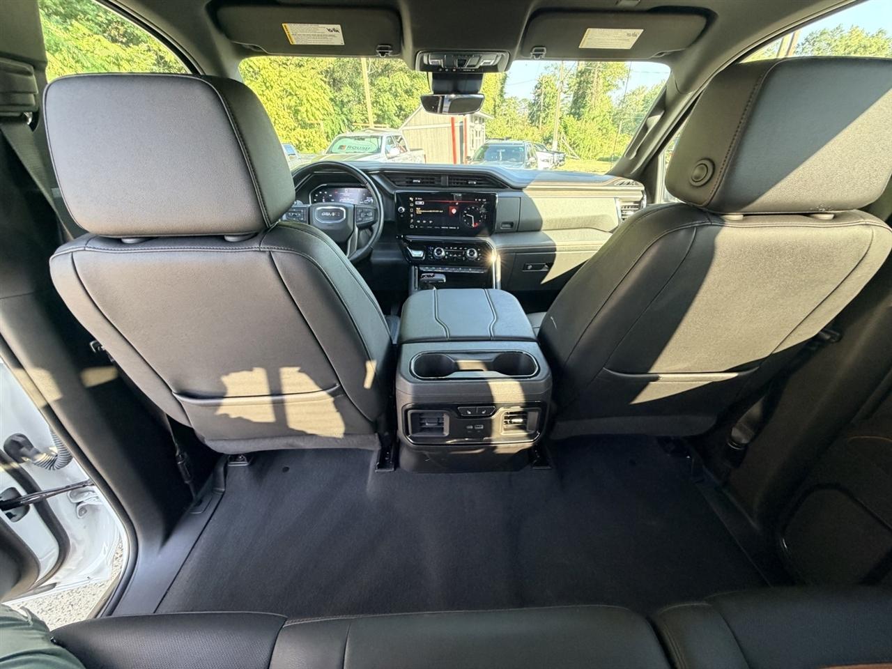 GMC Sierra 1500 AT4 Crew Cab 4WD 2024