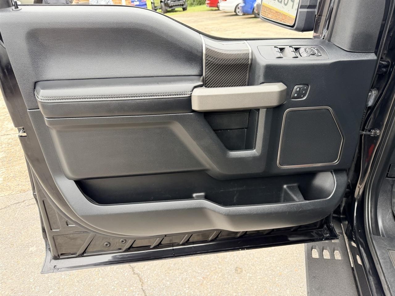 Ford F-150 Raptor SuperCrew 4WD 2020