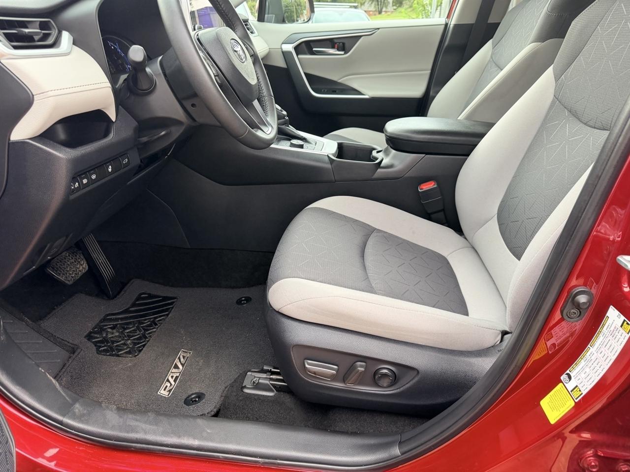 Toyota RAV4 photo 14