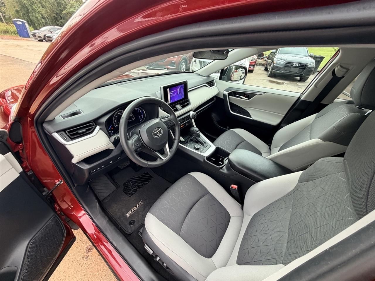 Toyota RAV4 photo 15