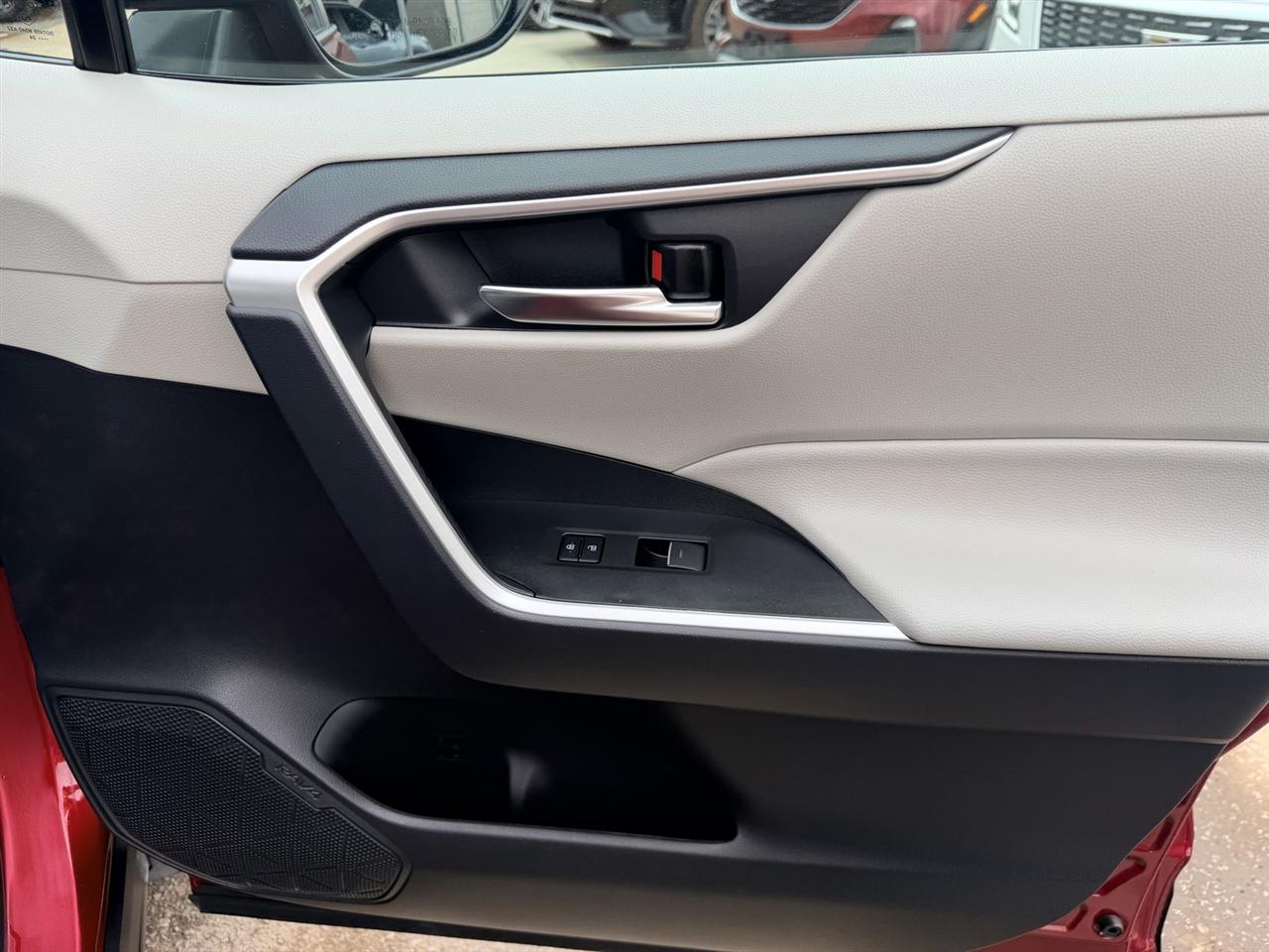 Toyota RAV4 photo 33