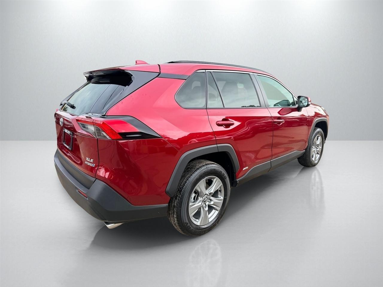 Toyota RAV4 Hybrid XLE 2024