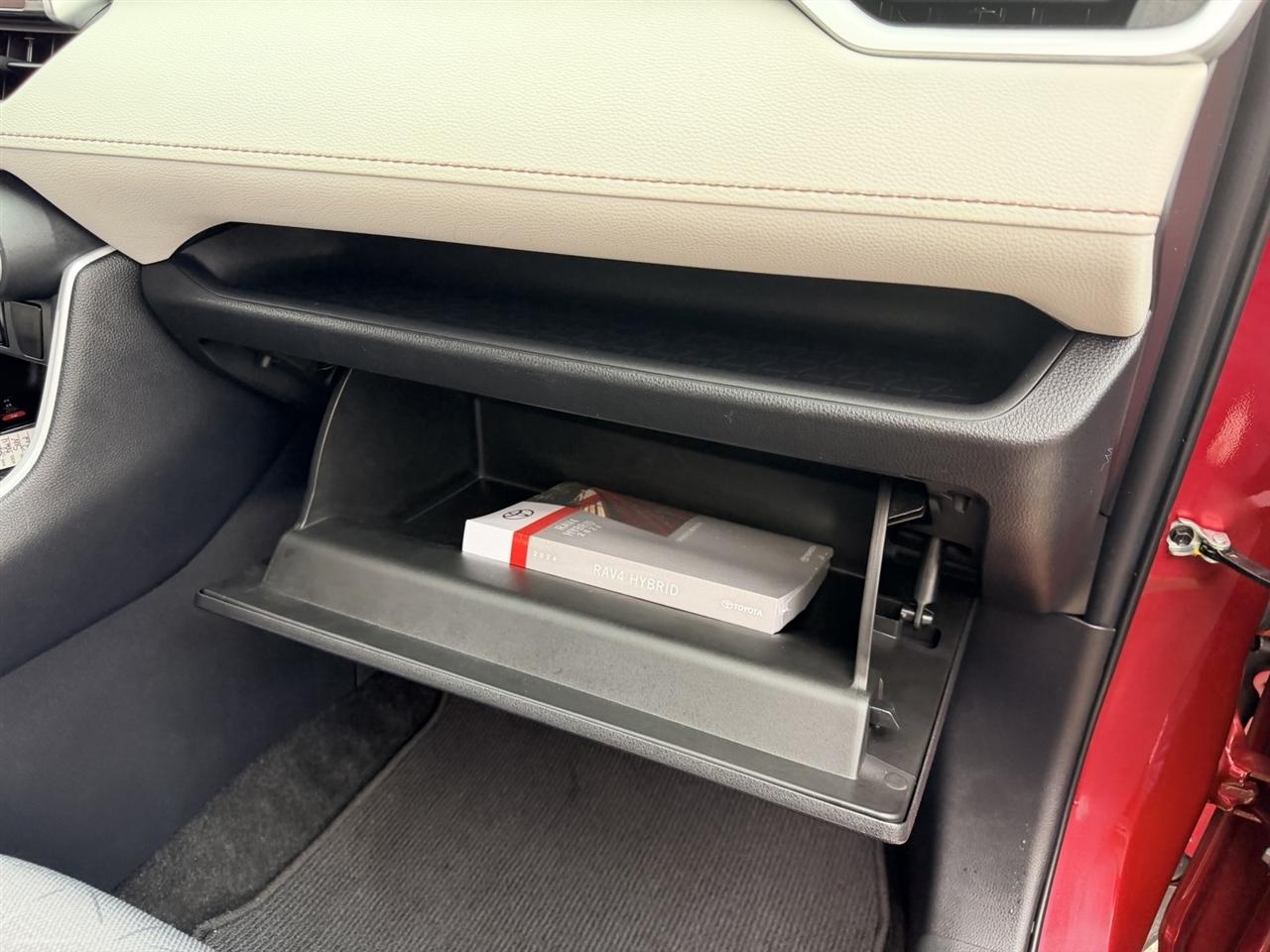 Toyota RAV4 Hybrid XLE 2024