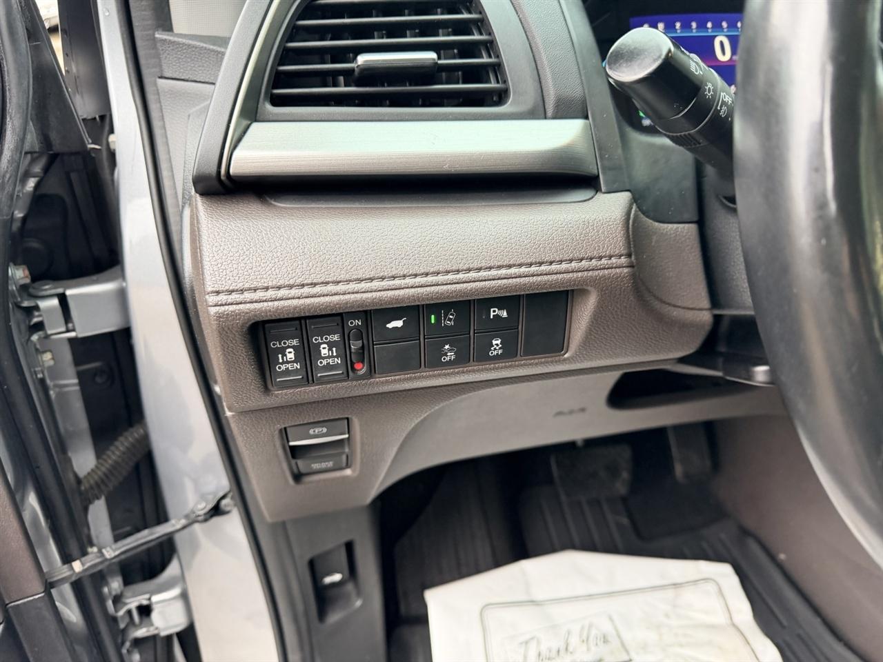 Honda Odyssey photo 16