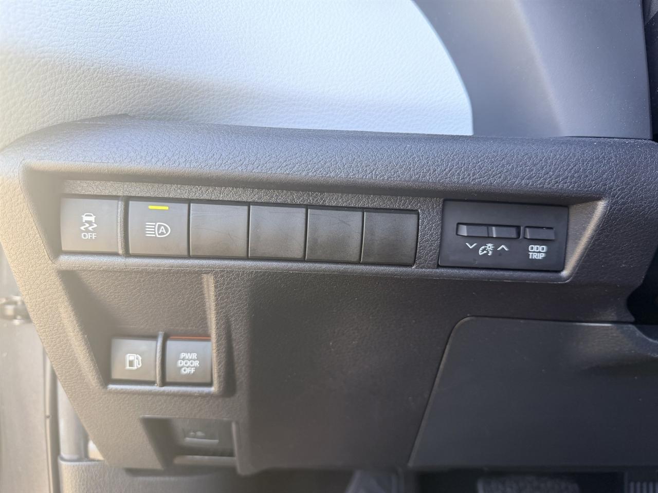 Toyota Sienna XLE 8-Passenger 2025