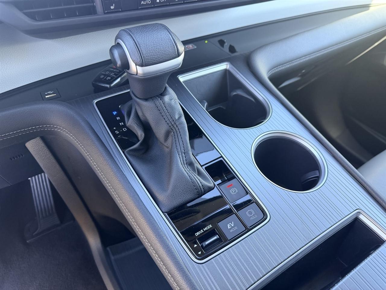 Toyota Sienna XLE 8-Passenger 2025