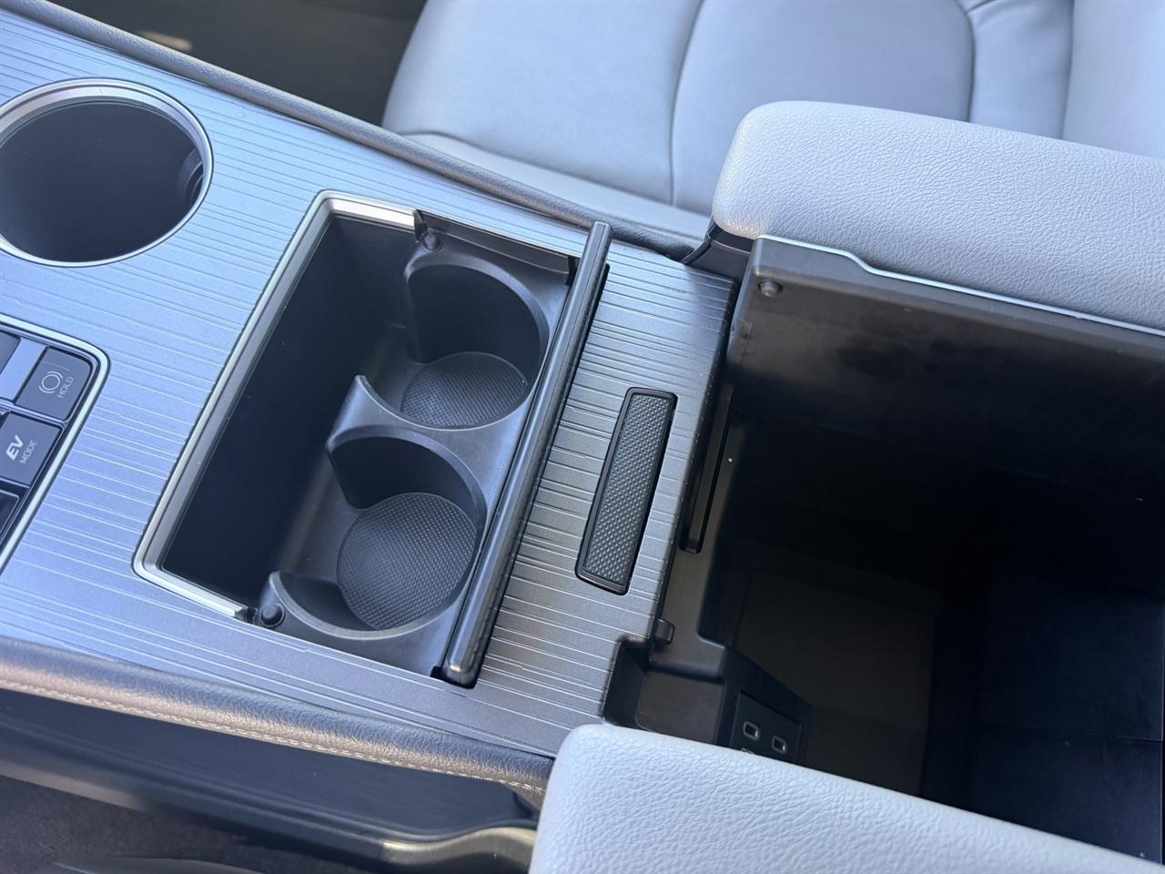 Toyota Sienna XLE 8-Passenger 2025
