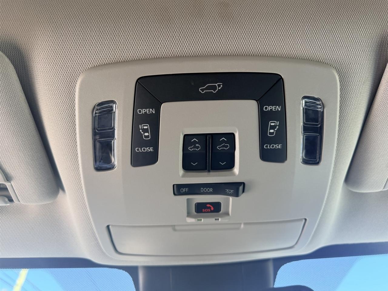 Toyota Sienna XLE 8-Passenger 2025