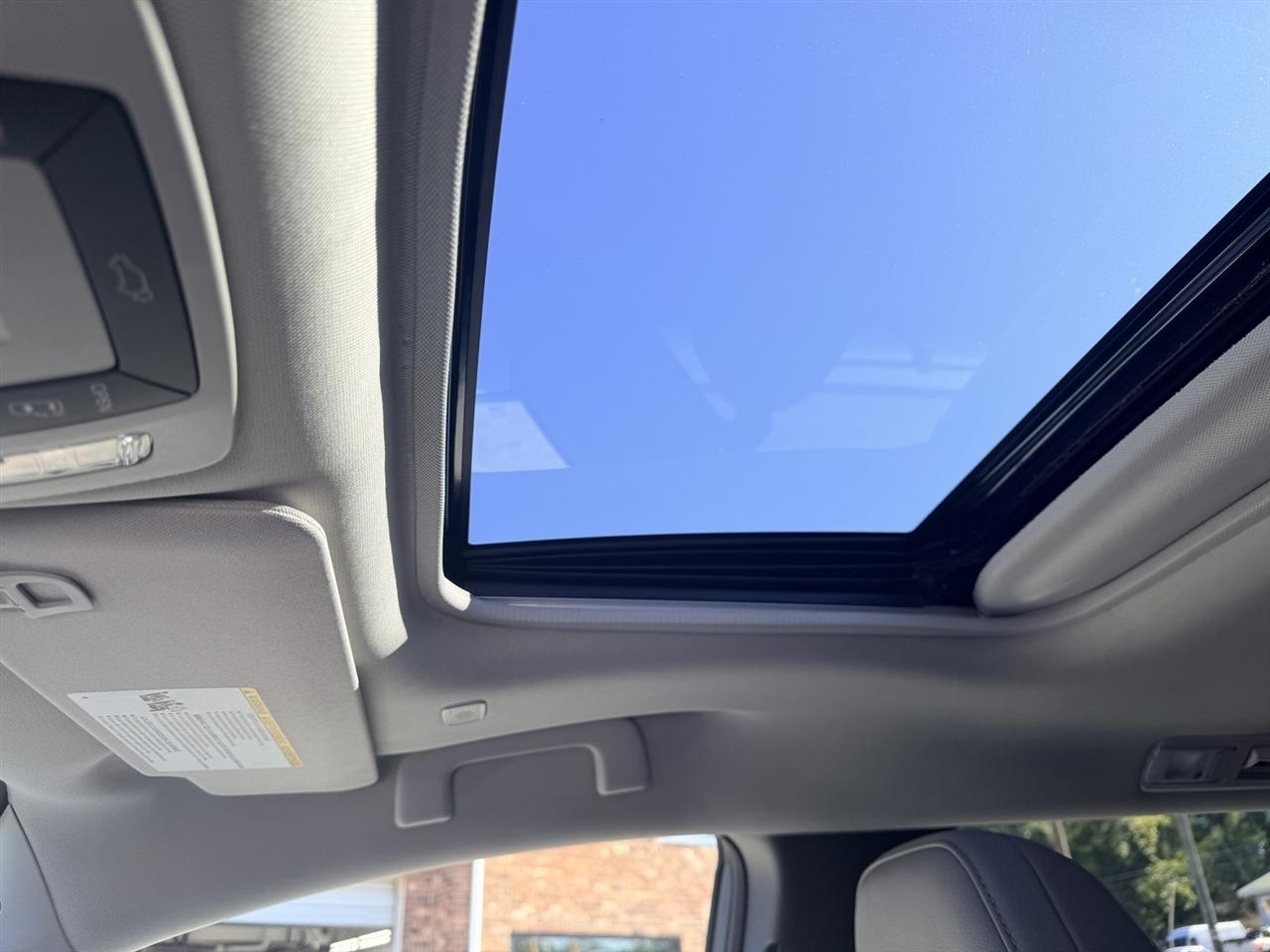 Toyota Sienna XLE 8-Passenger 2025