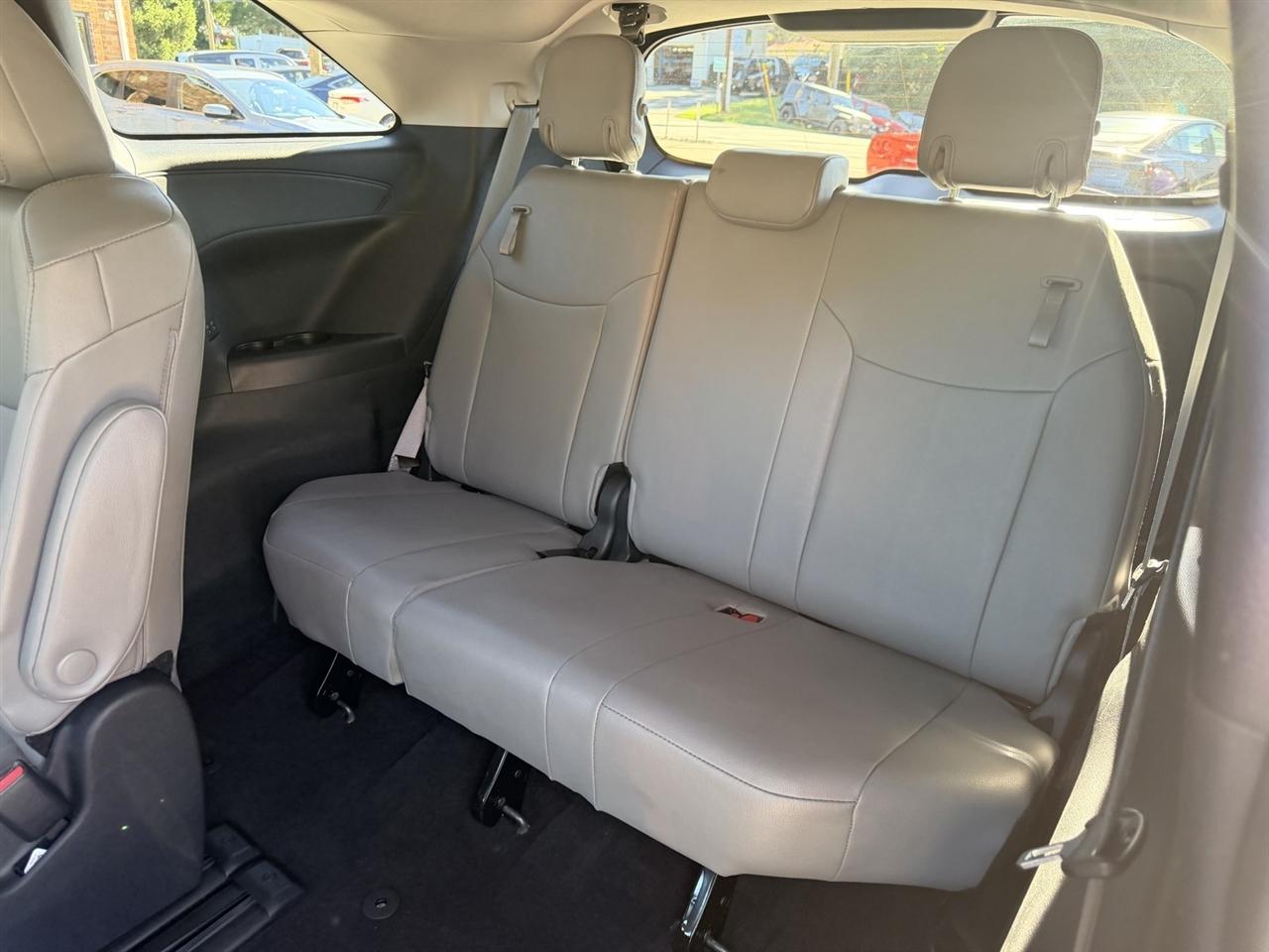 Toyota Sienna XLE 8-Passenger 2025