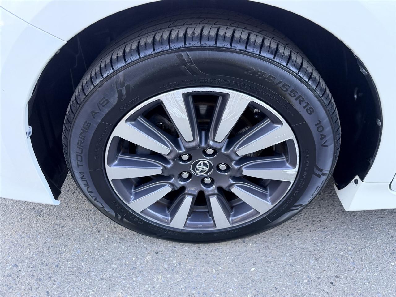Toyota Sienna Limited Premium 7-Passenger 2020