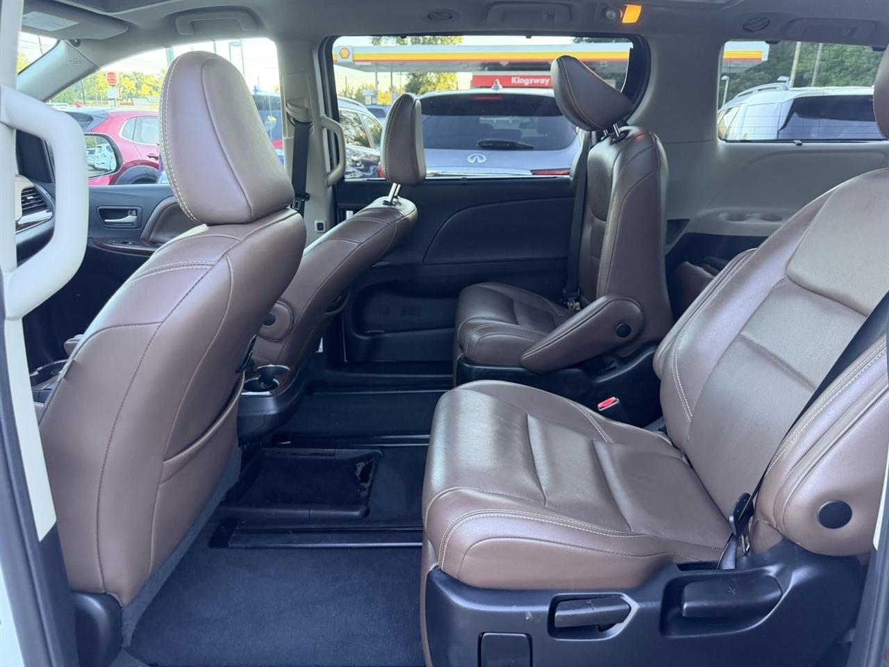 Toyota Sienna Limited Premium 7-Passenger 2020