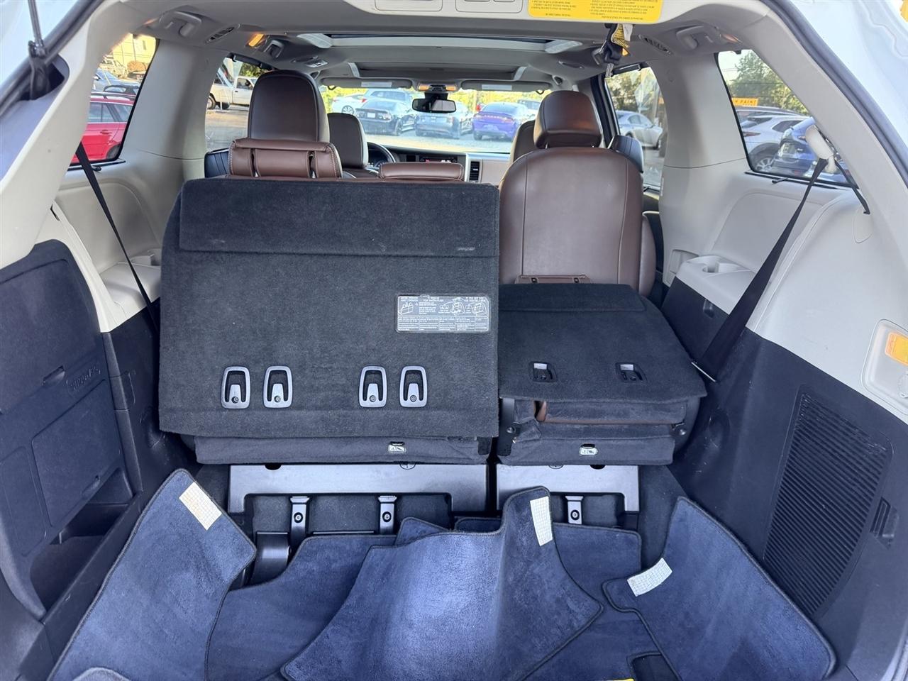 Toyota Sienna Limited Premium 7-Passenger 2020