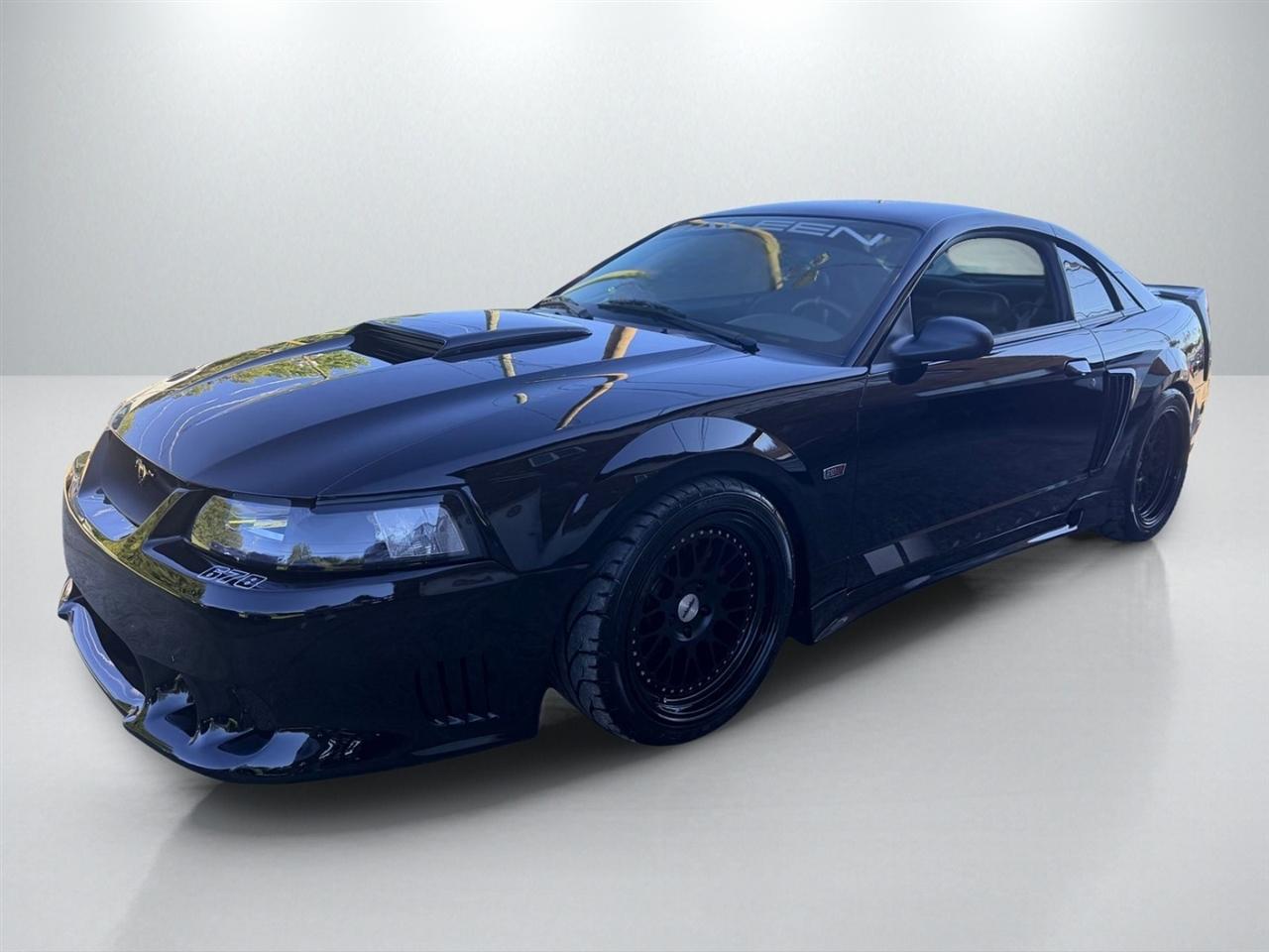 Ford Mustang GT Deluxe Coupe 2002