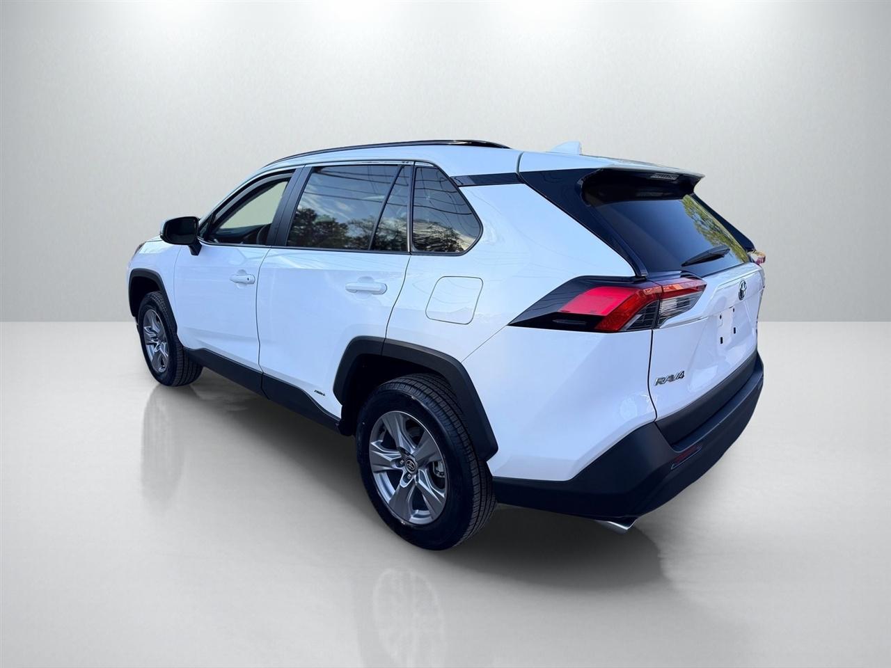 Toyota RAV4 Hybrid XLE 2024