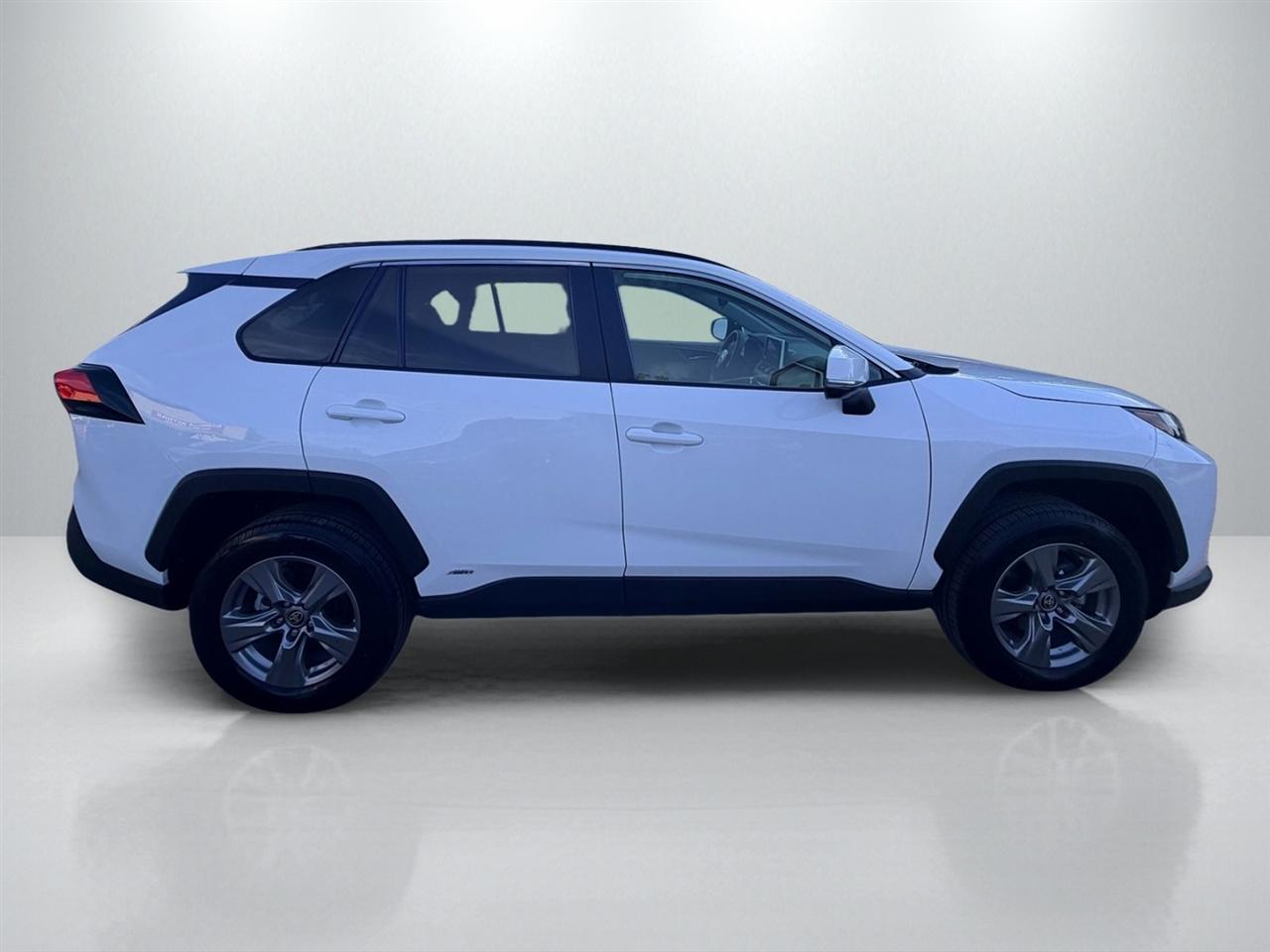 Toyota RAV4 Hybrid XLE 2024