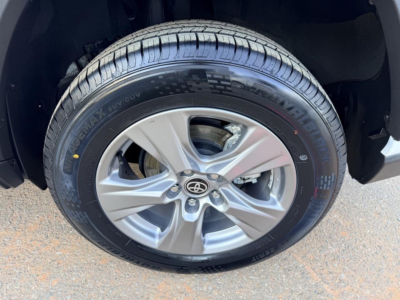 Toyota RAV4 Hybrid XLE 2024