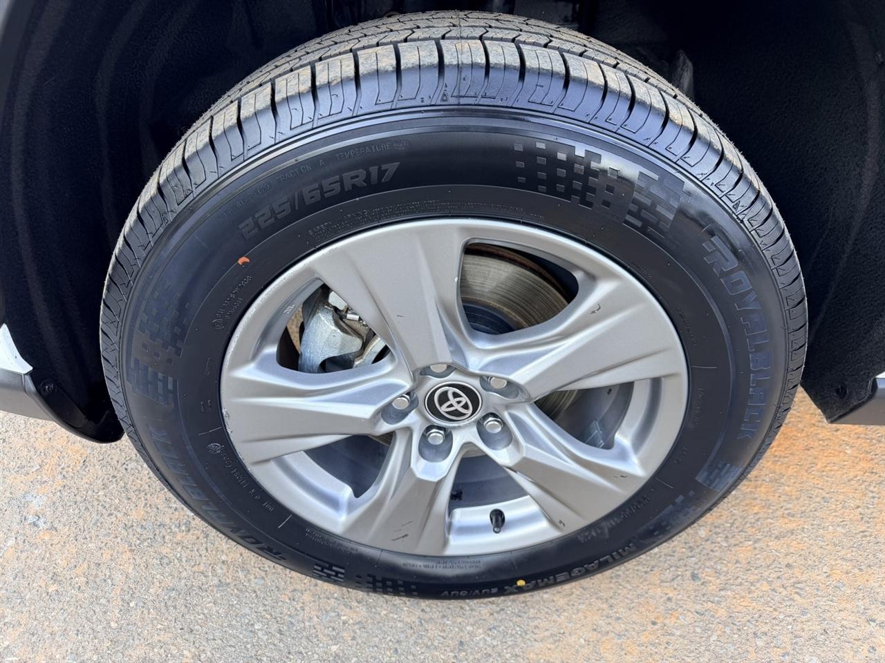 Toyota RAV4 Hybrid XLE 2024