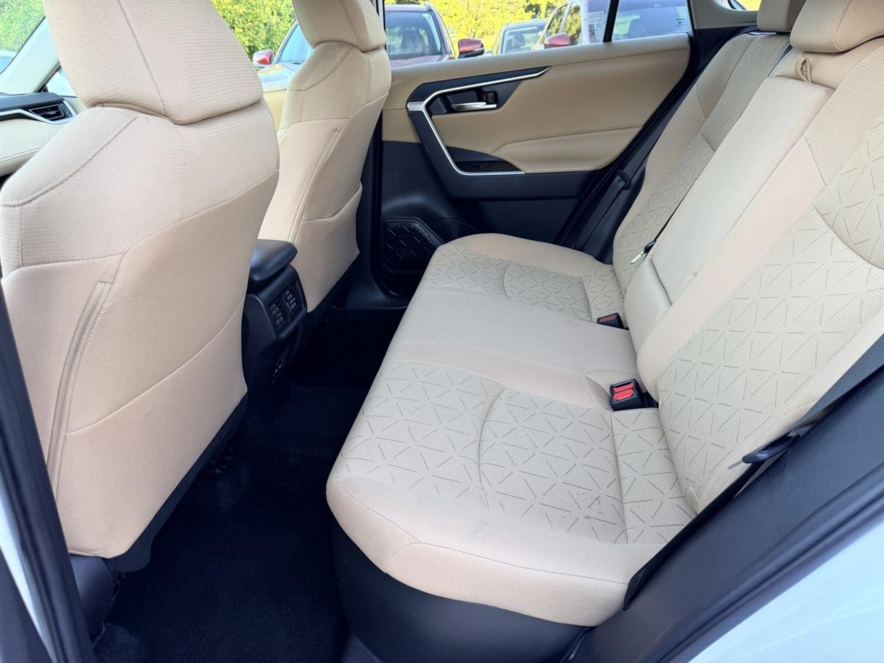 Toyota RAV4 Hybrid XLE 2024