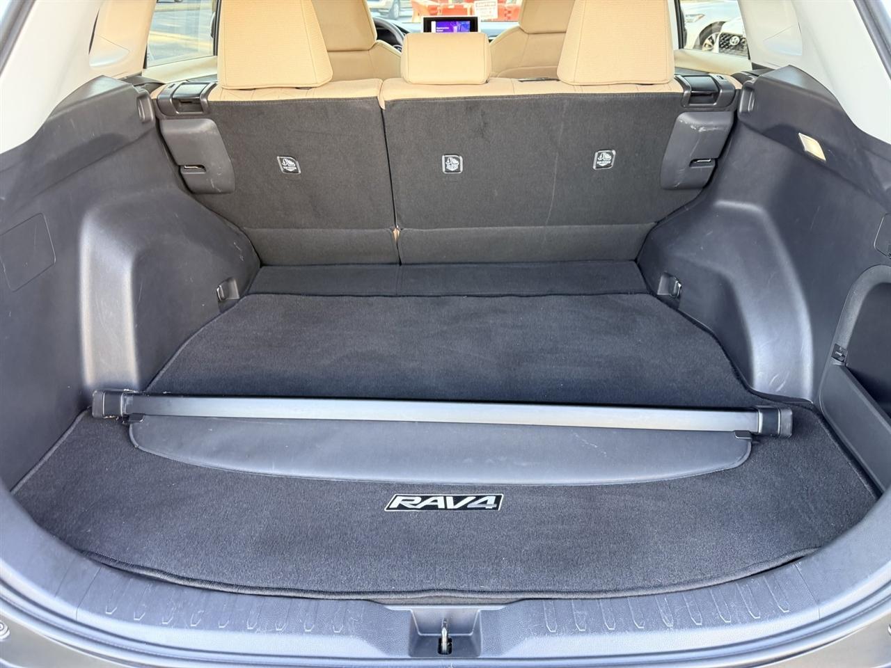 Toyota RAV4 Hybrid XLE 2024