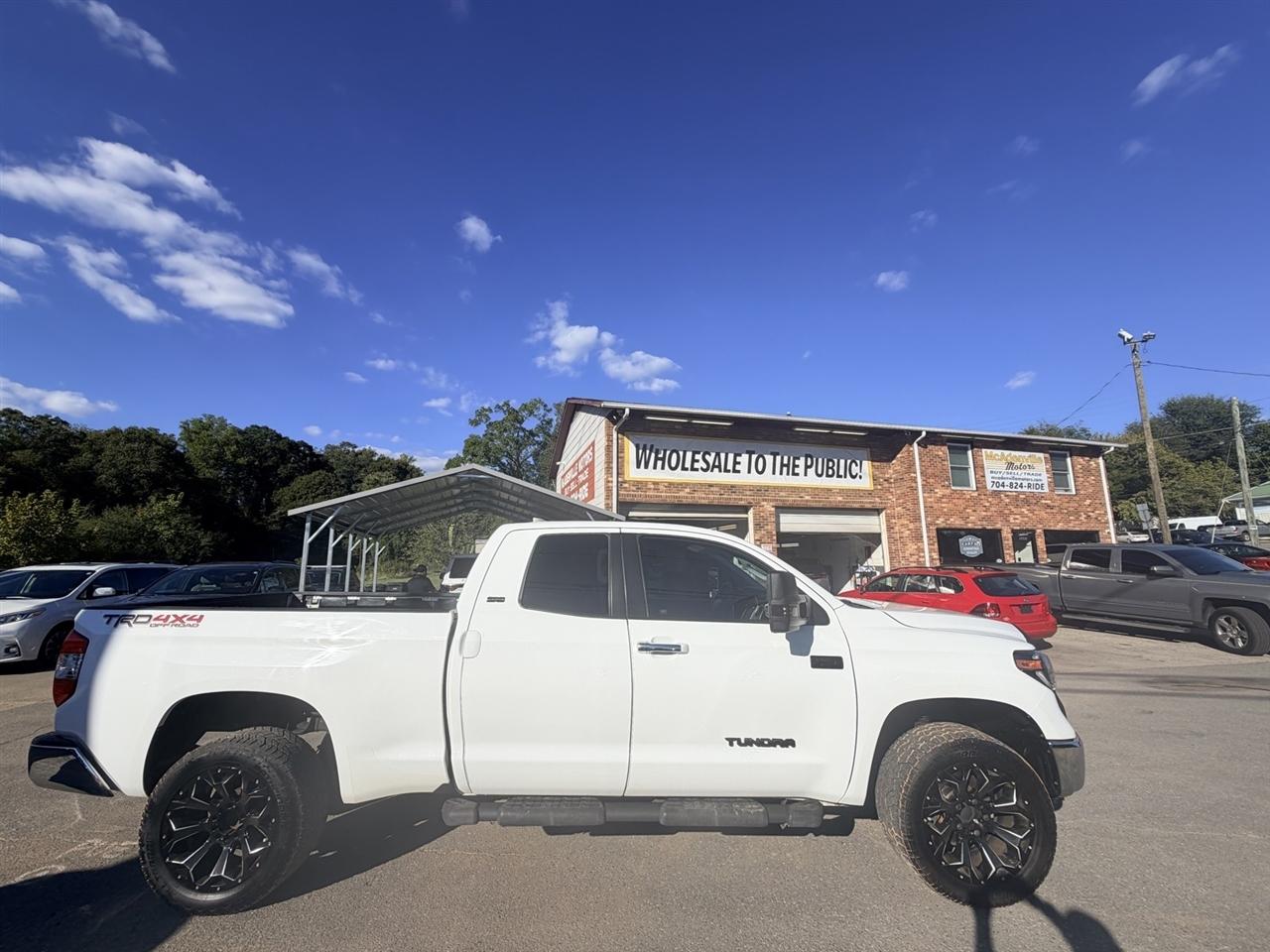Toyota Tundra SR5 5.7L V8 Double Cab 4WD 2020