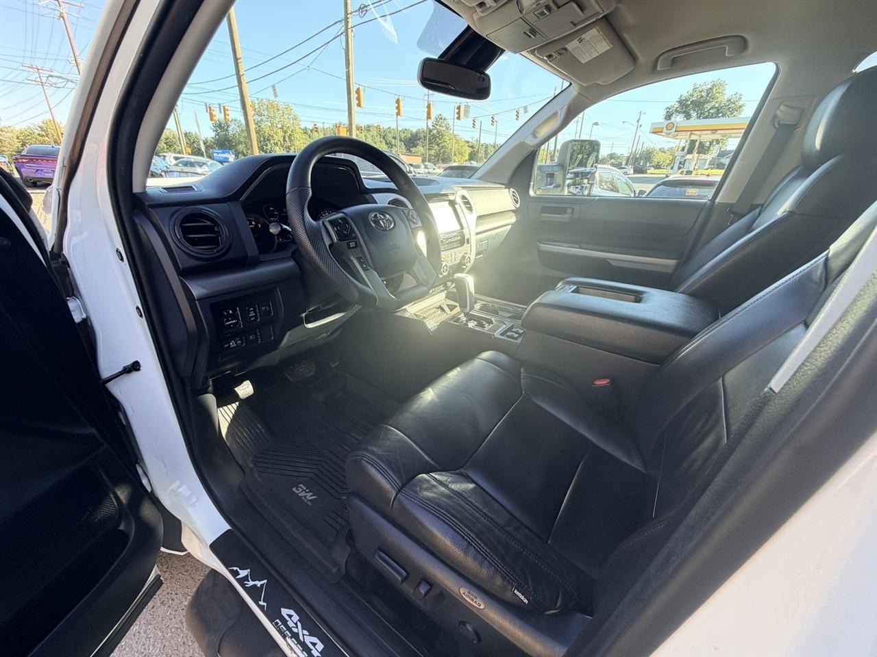 Toyota Tundra SR5 5.7L V8 Double Cab 4WD 2020