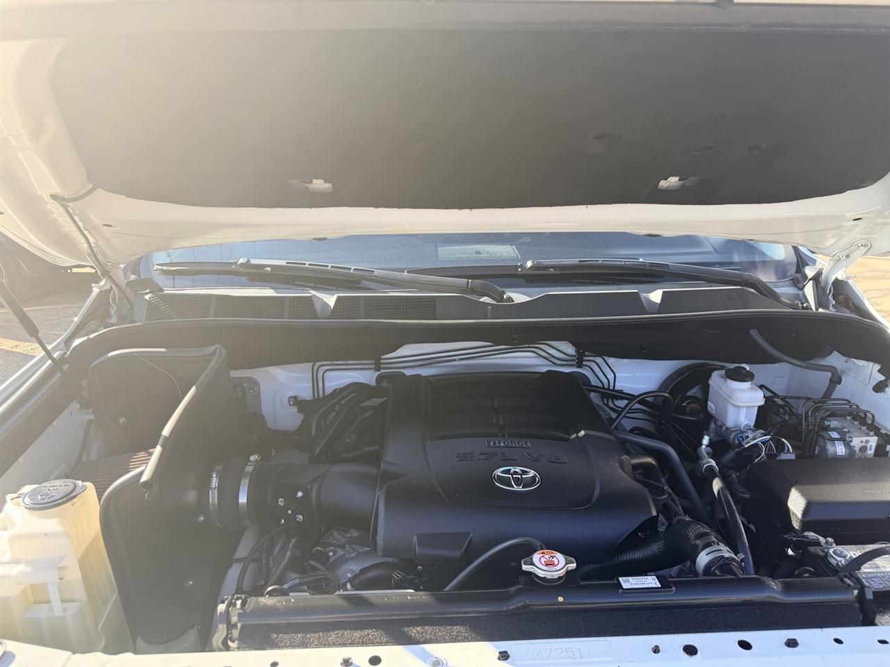 Toyota Tundra SR5 5.7L V8 Double Cab 4WD 2020