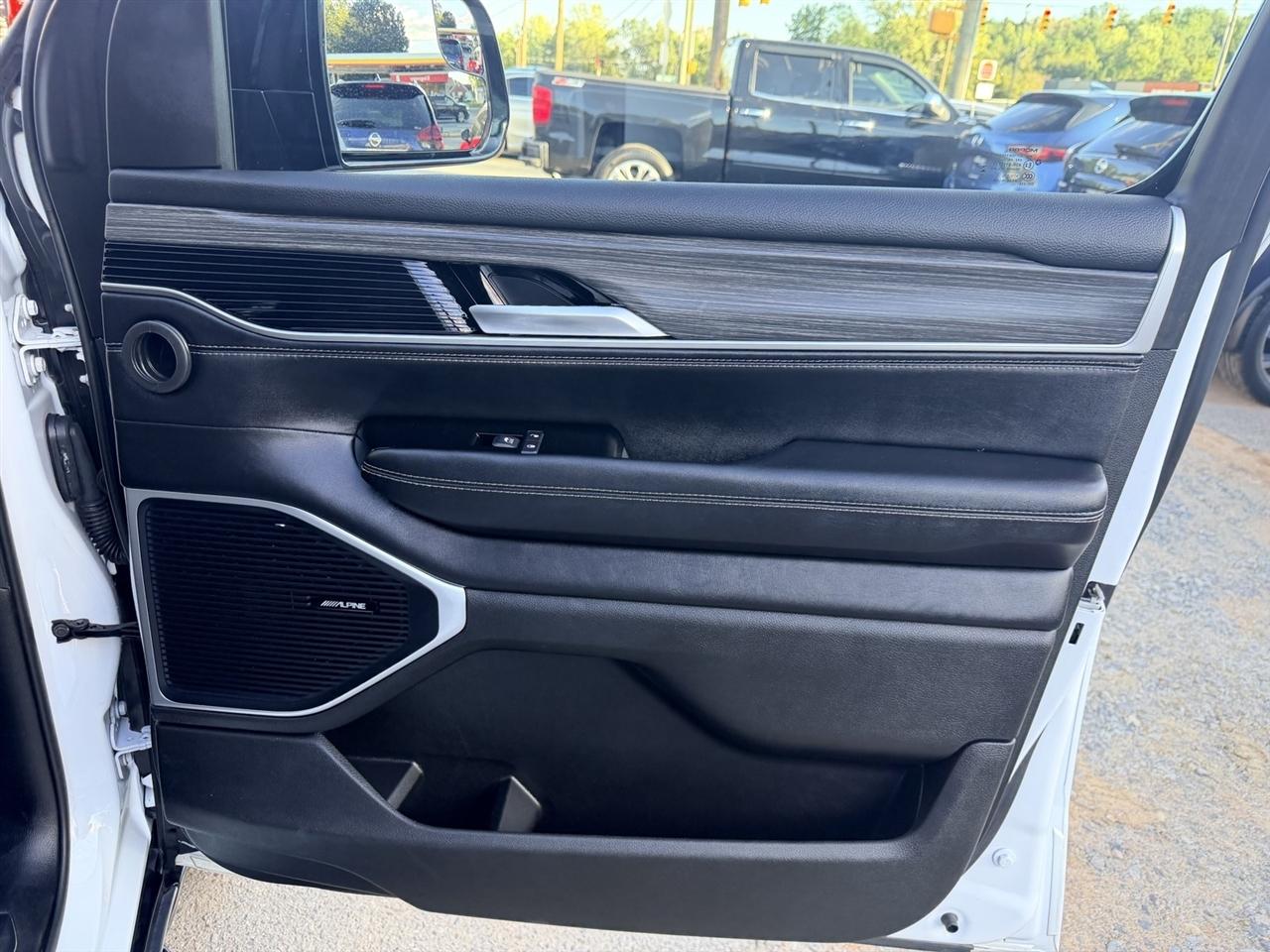 Jeep Wagoneer Series II 4WD 2024