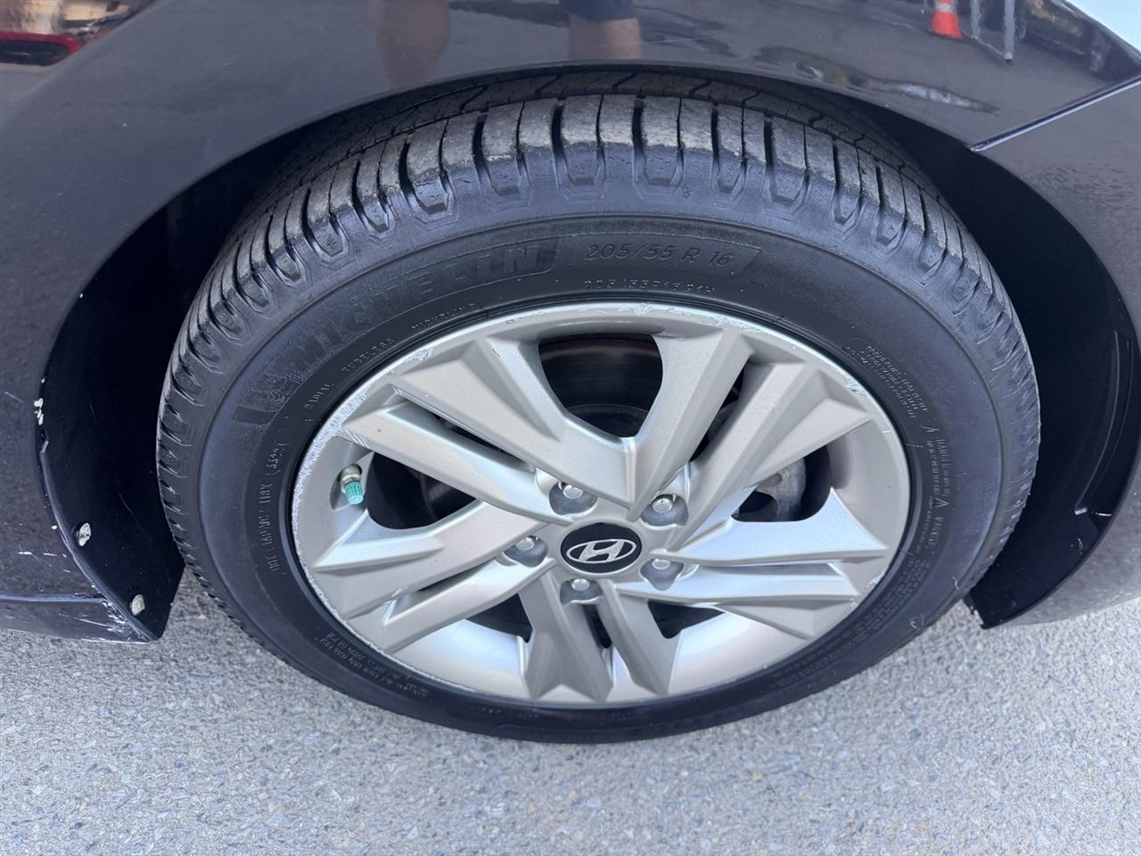Hyundai Elantra Limited 2019