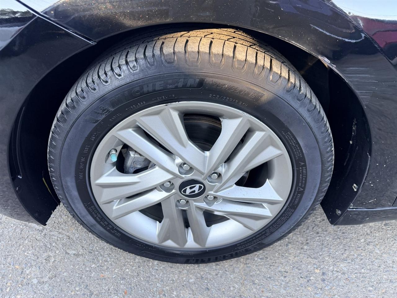 Hyundai Elantra Limited 2019