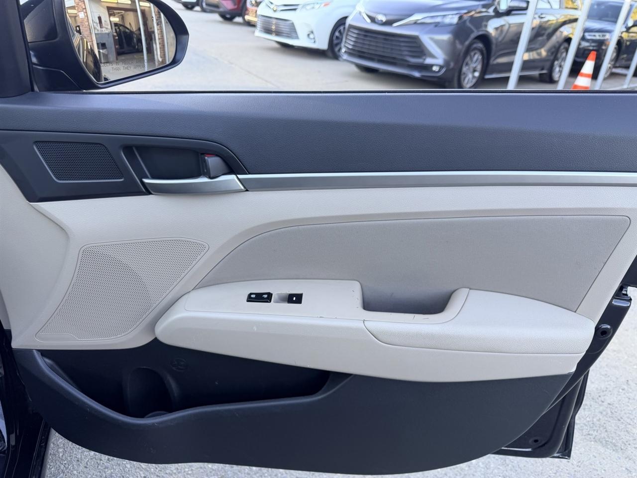 Hyundai Elantra Limited 2019