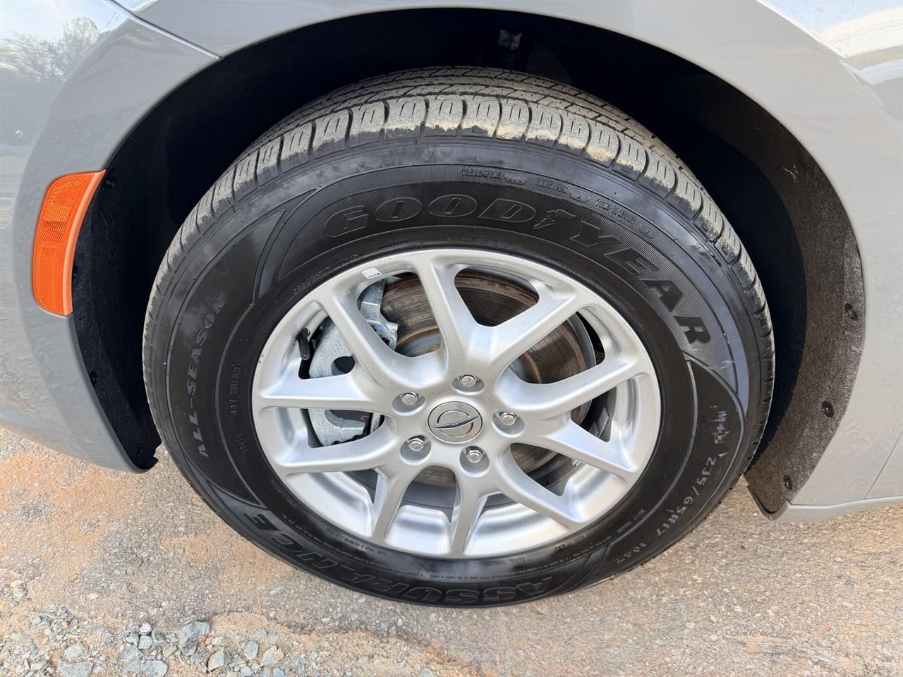 Chrysler Pacifica Select 2025