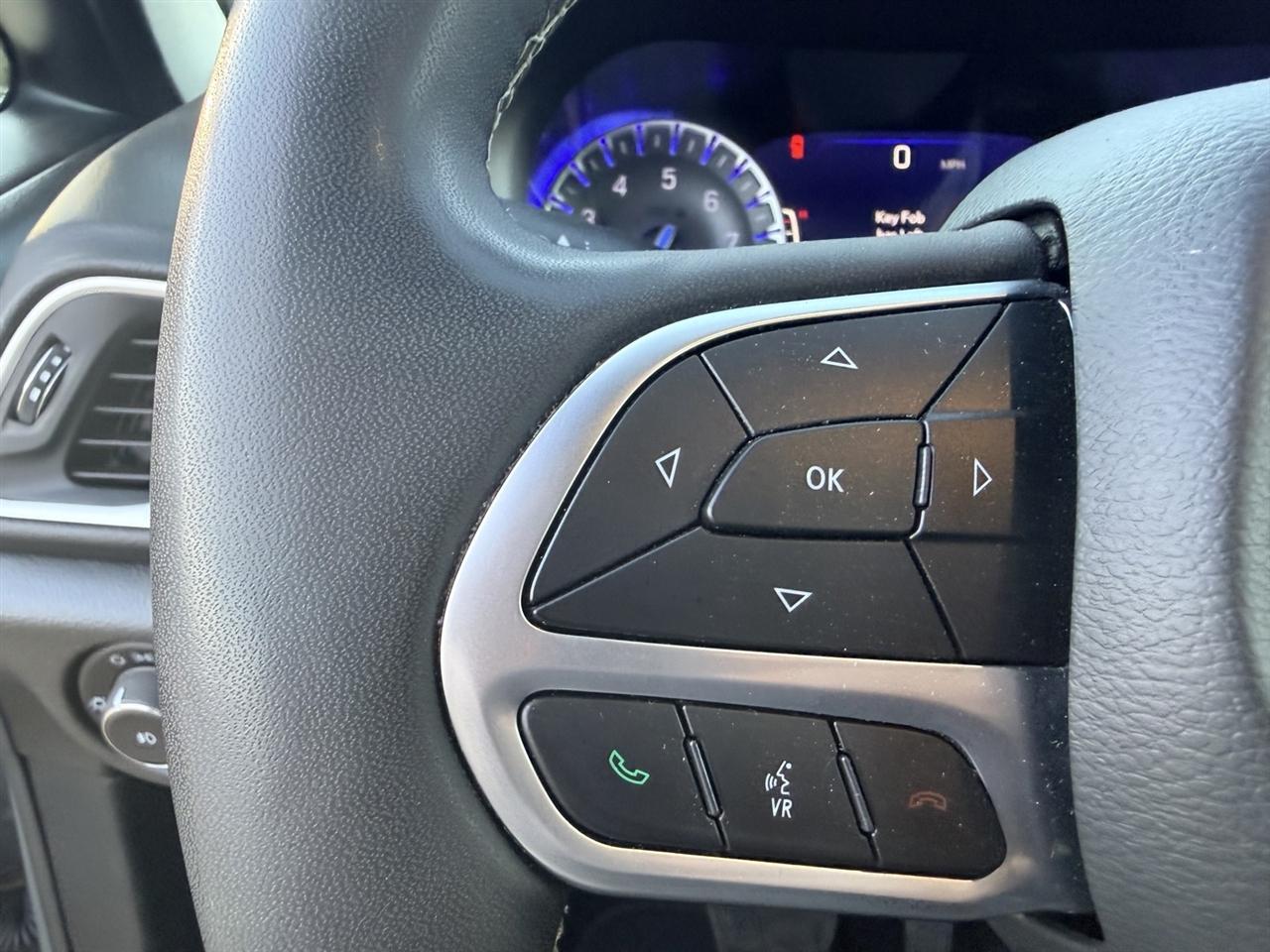 Chrysler Pacifica Select 2025